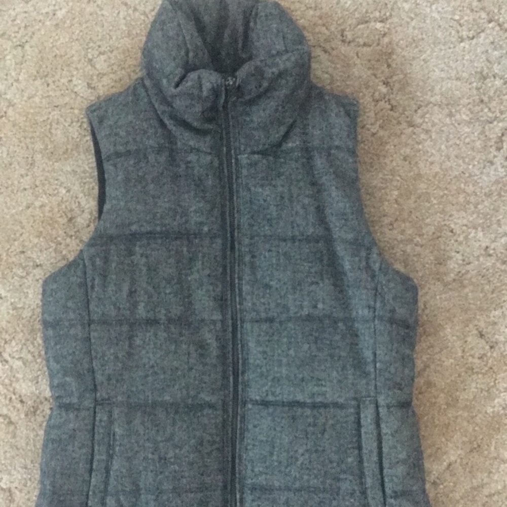 Old navy puffer vest